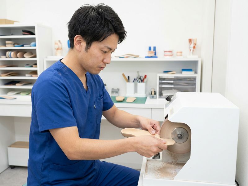 インソール作製（削り・調整）